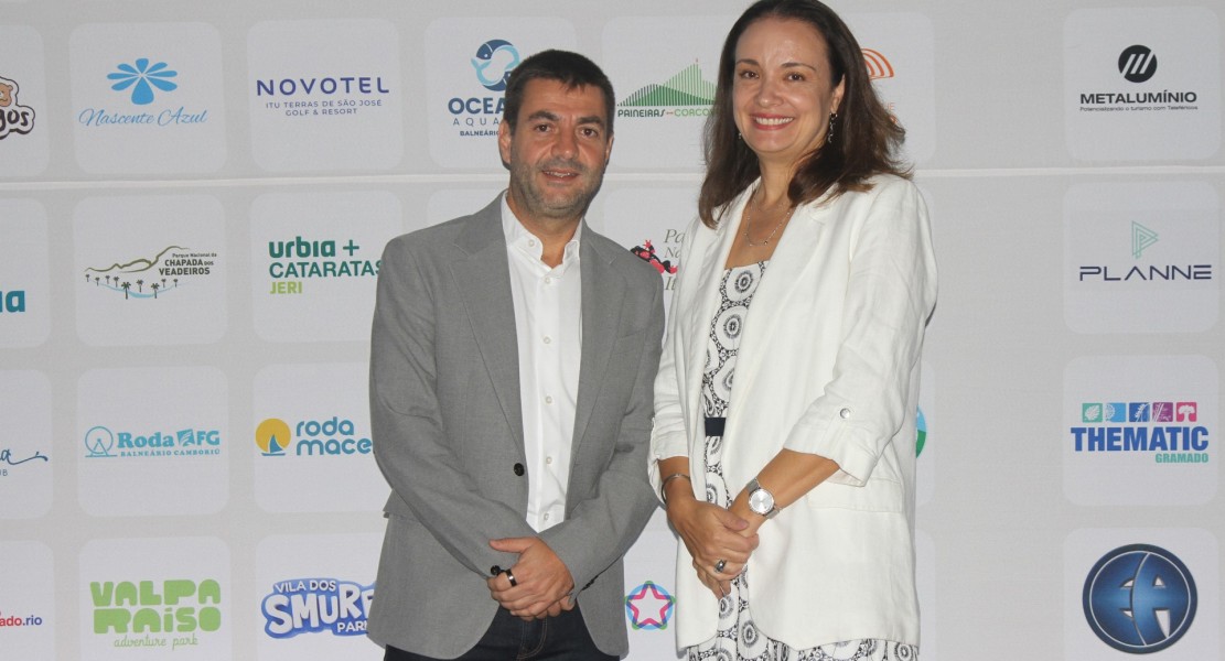 Pablo Morbis, presidente do Conselho do SINDEPAT, e Carolina Negri, presidente executiva da associação