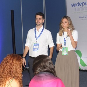 Rafael Avila e Fernanda Grottera, em workshop de ESG no Hub Temático
