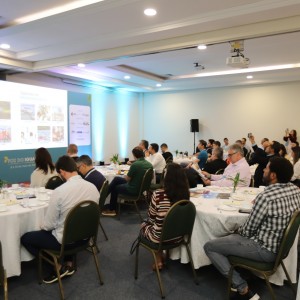 Participantes no café da manhã para investidores