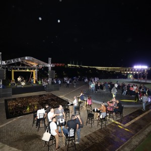 Mirante foi endereço do coquetel na Itaipu Iluminada